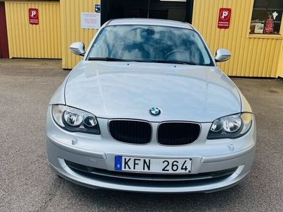 begagnad BMW 118 i 5-dörrars Advantage, Comfort Euro 5/Ny bes/servad