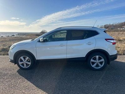 Begagnad Nissan Qashqai 115 HK (84 kW) 2015 Pärlemor SUV