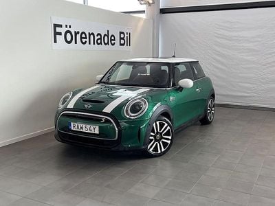 British racing grön Begagnad 2023 Mini Cooper SE Halvkombi | 249 000 kr (Marknadspris)