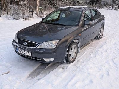 Begagnad 2004 Ford Mondeo Halvkombi | 14 000 kr (Marknadspris)
