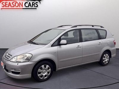 Grå Begagnad 2004 Toyota Avensis Verso Minibuss | 59 900 kr