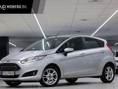 Grå Begagnad 2016 Ford Fiesta Titanium Halvkombi | 104 900 kr (Marknadspris)