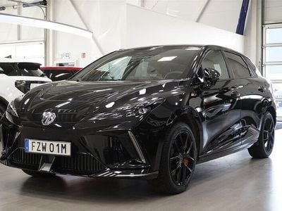Begagnad MG MG4 EV 320 kW (436 HK) 2023 Svart Halvkombi