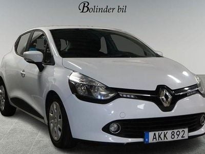 Vit Begagnad 2015 Renault Clio IV Halvkombi | 64 800 kr (Marknadspris)