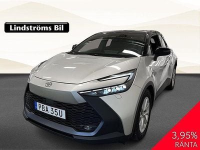 Silver Begagnad 2025 Toyota C-HR Style SUV | 369 000 kr (Marknadspris)