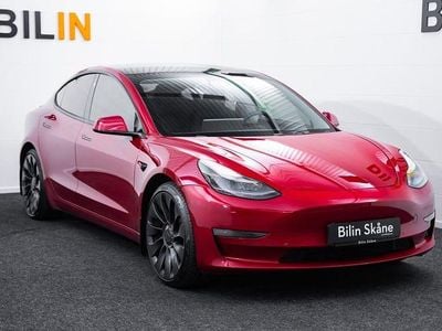 Begagnad Tesla Model 3 Performance 377 kW (513 HK) 2021 Röd Sedan