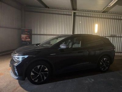 Svart Begagnad 2022 VW ID.4 Pro Performance SUV | 269 900 kr (Marknadspris)