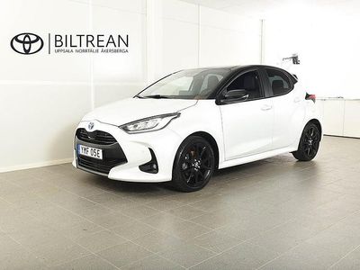 Vit Begagnad 2022 Toyota Yaris Hybrid Style Halvkombi | 224 900 kr (Marknadspris)