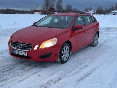 Röd Begagnad 2013 Volvo V60 Kombi | 59 000 kr (Superpris)