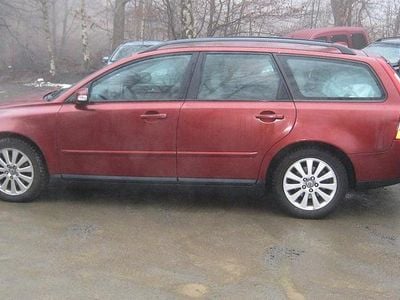 Begagnad Volvo V50 Summum 136 HK (100 kW) 2007 Röd Kombi