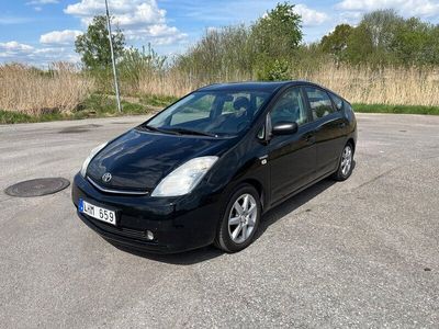 begagnad Toyota Prius 1.5 VVT-i + 3CM CVT