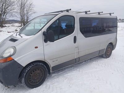 Begagnad 2005 Renault Trafic Minibuss | 50 000 kr