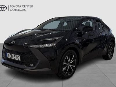 Svart Begagnad 2025 Toyota C-HR Style SUV | 339 900 kr (Marknadspris)