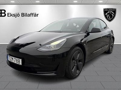 Begagnad Tesla Model 3 Standard Range 235 kW (320 HK) 2022 Svart Sedan