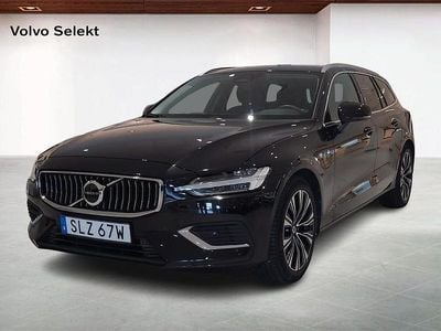 Begagnad Volvo V60 Core 355 HK (261 kW) 2024 Svart Kombi