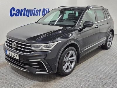 Svart (svart metallic) Begagnad 2022 VW Tiguan R-line SUV | 295 000 kr (Lite dyr)
