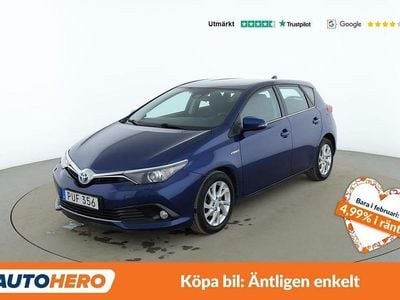 Blå Begagnad 2017 Toyota Auris Hybrid Active Halvkombi | 151 000 kr (Marknadspris)