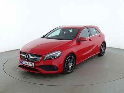 Röd Begagnad 2018 Mercedes A180 Style Halvkombi | 161 000 kr (Superpris)