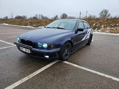 Begagnad 1998 BMW 523 Sedan | 28 000 kr
