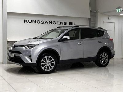 Begagnad Toyota RAV4 Hybrid Executive 197 HK (144 kW) 2017 Silver SUV