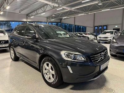 Grå Begagnad 2017 Volvo XC60 Momentum SUV | 139 900 kr (Marknadspris)