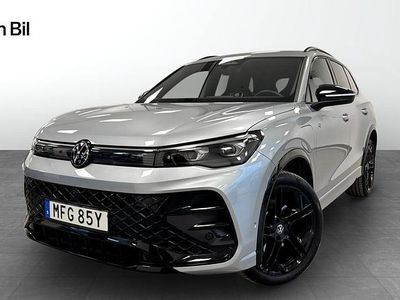 Oyster silver metallic Begagnad 2024 VW Tiguan R-line SUV | 529 900 kr (Marknadspris)