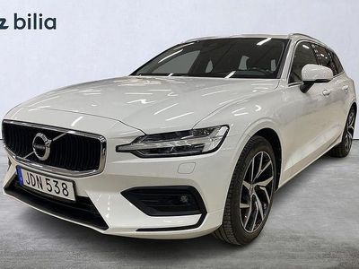 Vit Begagnad 2018 Volvo V60 Momentum Kombi | 249 900 kr (Marknadspris)