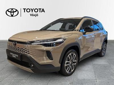 Brun Ny 2025 Toyota Corolla Cross Style SUV | 389 000 kr (Marknadspris)