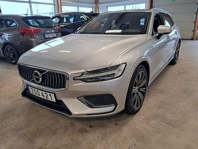 Silver metallic Begagnad 2021 Volvo V60 Inscription Kombi | 329 000 kr (Marknadspris)