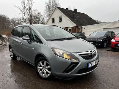 Begagnad Opel Zafira Tourer Enjoy 136 HK (100 kW) 2014 Grå Minibuss