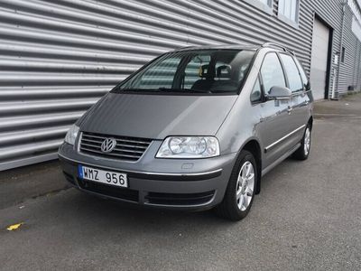 Begagnad VW Sharan 150 HK (110 kW) 2005 Gråmetallic Minibuss