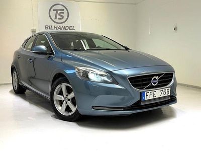 Blå Begagnad 2014 Volvo V40 Kombi | 79 900 kr (Marknadspris)
