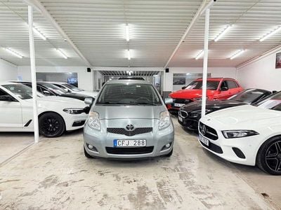 Grå Begagnad 2009 Toyota Yaris Halvkombi | 54 900 kr (Marknadspris)