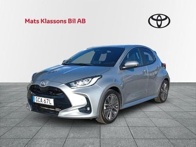 Silver Begagnad 2024 Toyota Yaris Hybrid Style Halvkombi | 279 000 kr (Marknadspris)