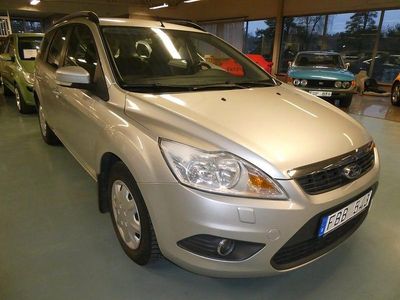 Grå Begagnad 2010 Ford Focus Platinum Kombi | 36 800 kr (Lite dyr)