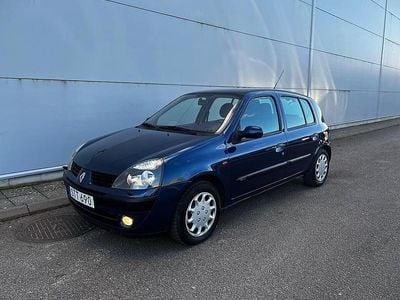 Blå metallic Begagnad 2001 Renault Clio II Expression Halvkombi | 32 500 kr (Lite dyr)