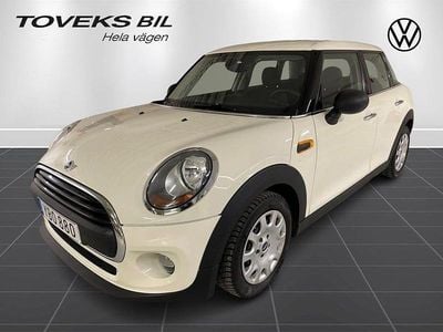 Begagnad Mini ONE 102 HK (75 kW) 2016 Vit Halvkombi