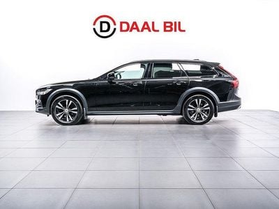 Svart Begagnad 2020 Volvo V90 CC Kombi | 299 700 kr (Marknadspris)