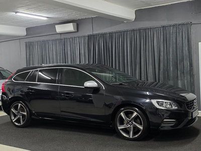 Begagnad Volvo V60 R-Design 181 HK (133 kW) 2014 Svart Kombi
