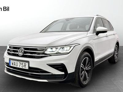 Vit Begagnad 2023 VW Tiguan SUV | 369 900 kr (Marknadspris)