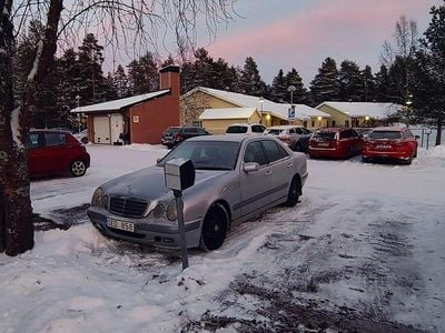 Begagnad 2001 Mercedes E200 Sedan | 10 000 kr