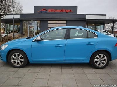 Blå samma som bilen Begagnad 2012 Volvo S60 R-Design Sedan | 139 900 kr (Marknadspris)