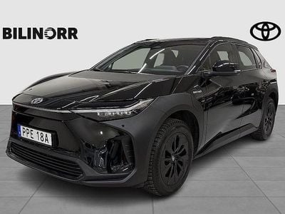 Begagnad Toyota bZ4X Style 2023 Svart SUV