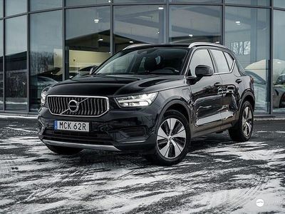 Svart Begagnad 2022 Volvo XC40 Momentum SUV | 339 900 kr (Marknadspris)