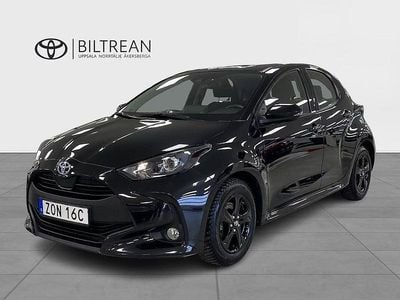 Begagnad Toyota Yaris 2024 Svart Halvkombi