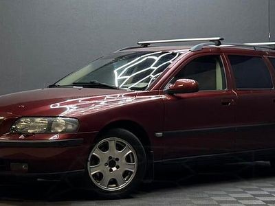Röd Begagnad 2001 Volvo V70 Kombi | 59 900 kr (Dyr)
