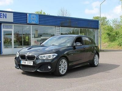 Svart (sapphire black metallic) Begagnad 2015 BMW 118 M Sport Halvkombi | 184 800 kr (Lite dyr)