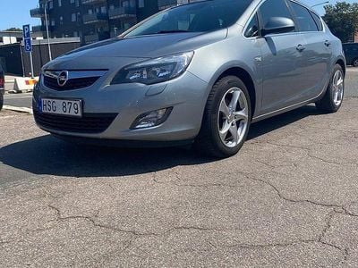 Grå Begagnad 2010 Opel Astra Halvkombi | 59 900 kr (Marknadspris)