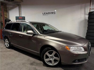 Grå Begagnad 2011 Volvo V70 Summum Kombi | 99 900 kr (Marknadspris)