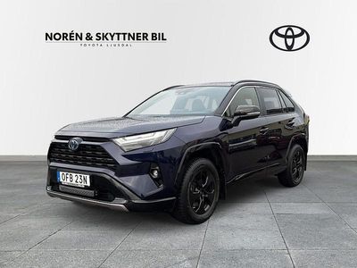 Blå Begagnad 2024 Toyota RAV4 Hybrid Style SUV | 429 000 kr (Marknadspris)